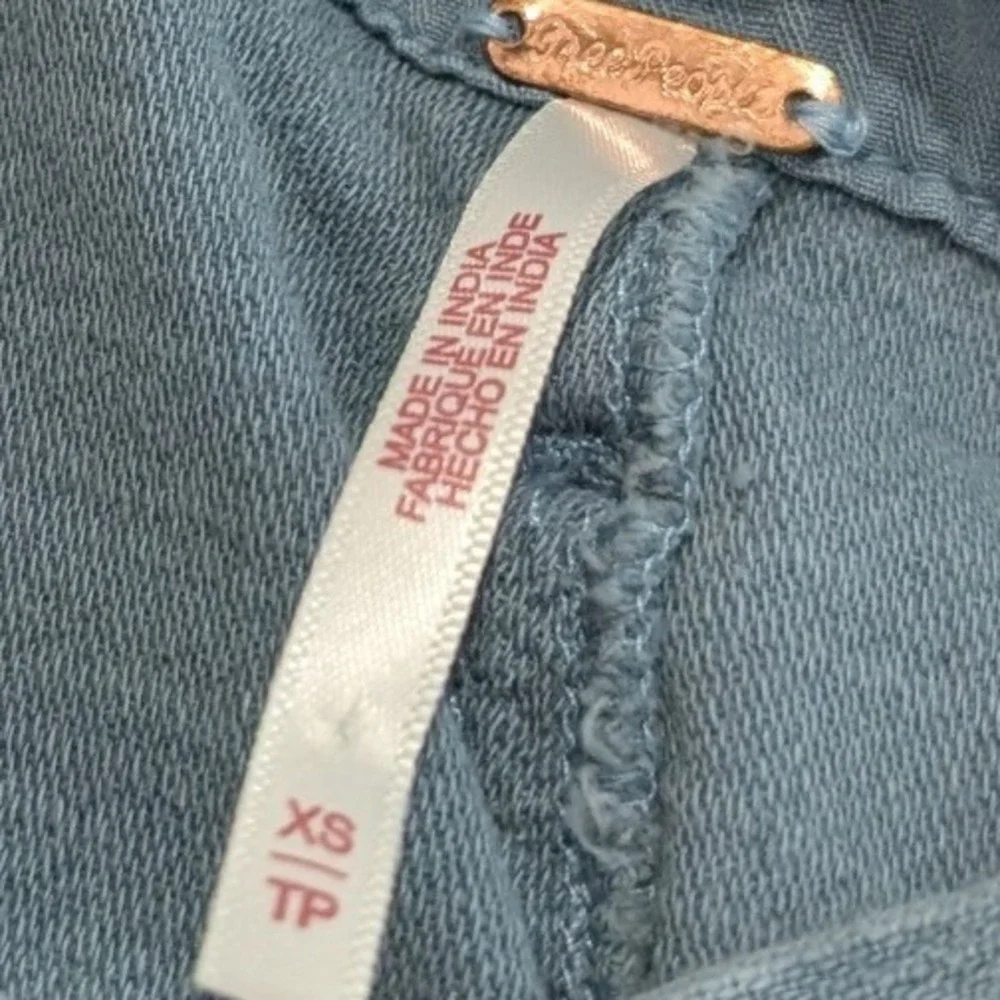 Free People Blue Grey Slub Texture Utility Cargo Pants XS Relaxed Tapered Leg - Picture 10 of 13